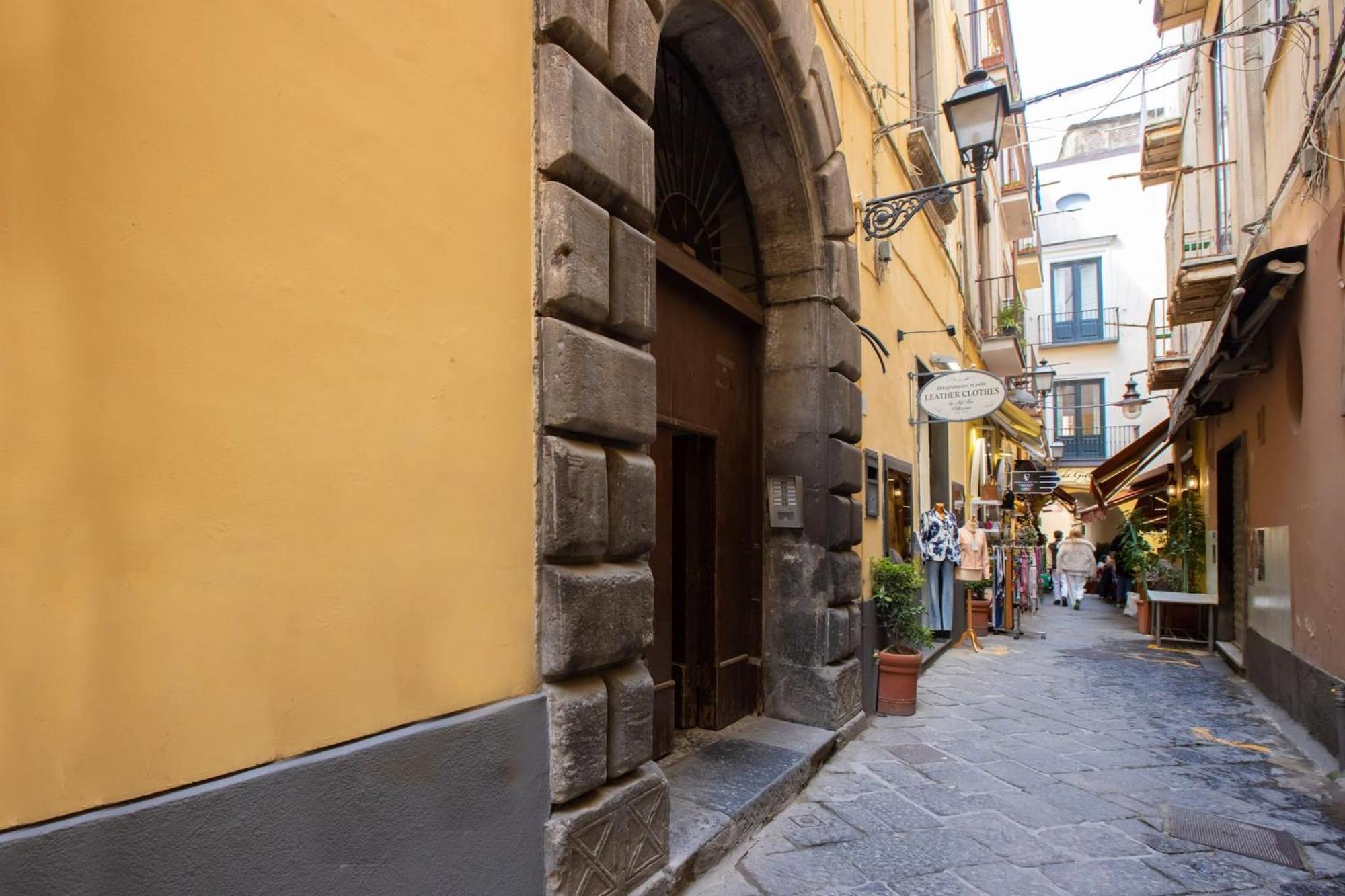Cosy House Under The Arches In Sorrento Old Town Apartment Bagian luar foto